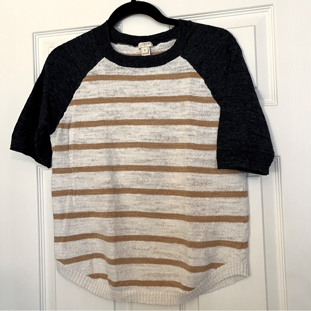 Women’s knit shirt